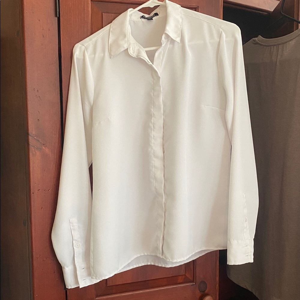 Express White Long-Sleeve Button-Down Shirt